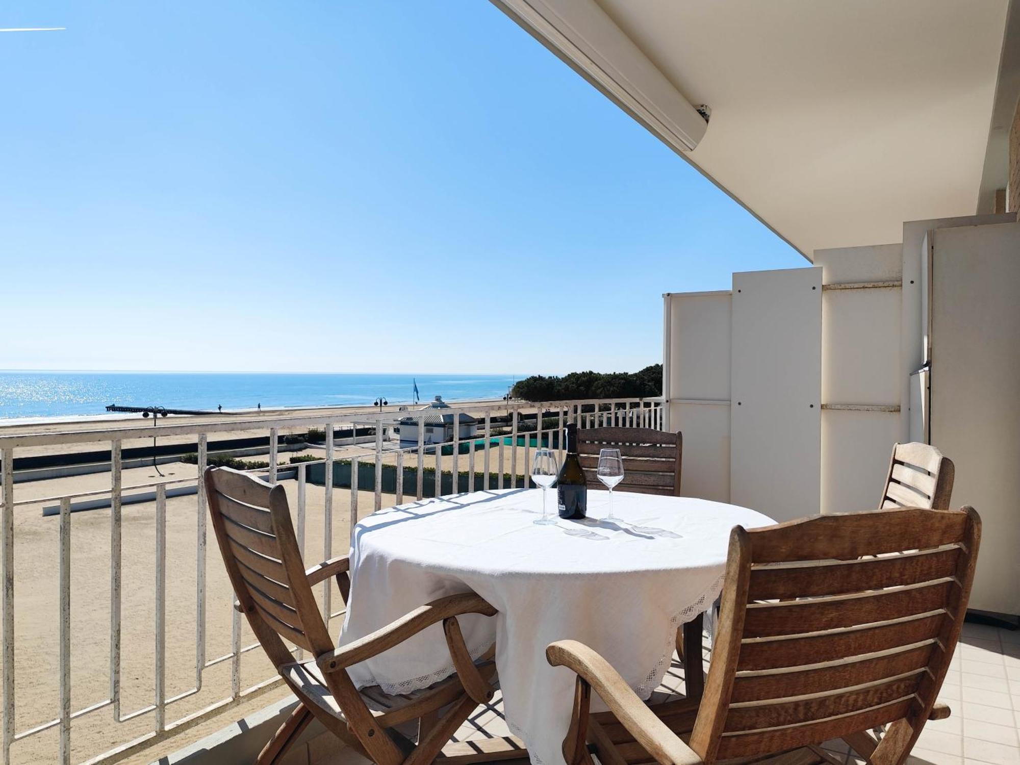Puerto Del Sol Fronte Mare Apartment Lido di Jesolo Exterior photo